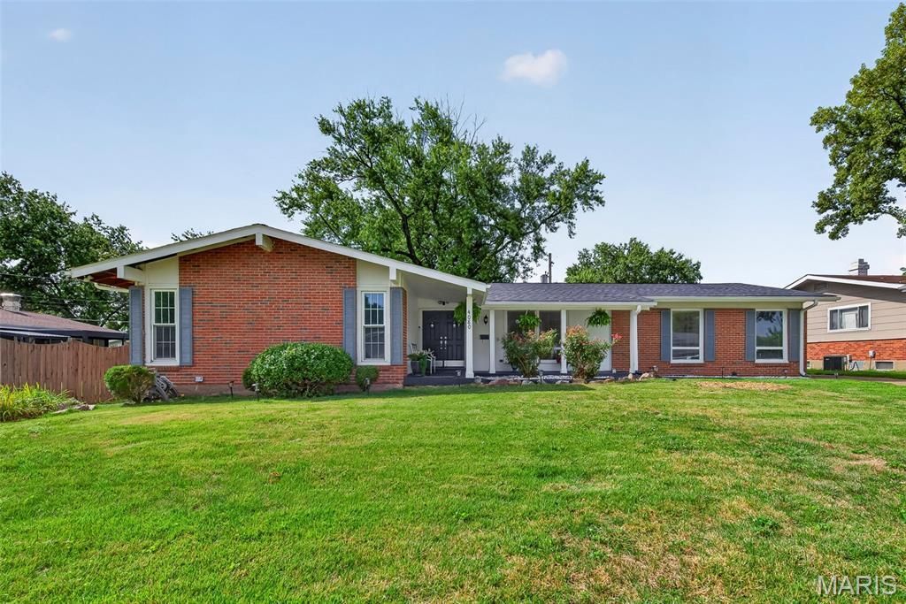 4080 Helmkampf Drive, Florissant, MO 63033 Main Photo