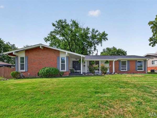 4080 Helmkampf Drive , Florissant, MO 63033