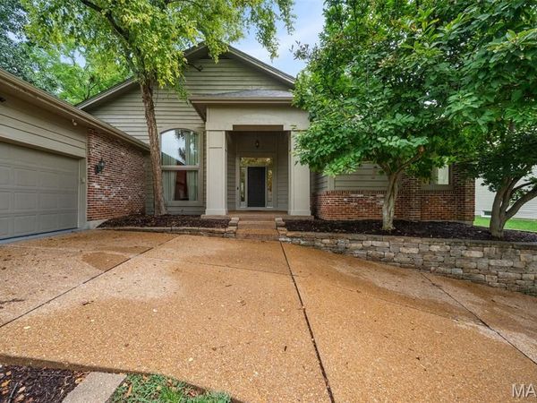 14360 Cedar Springs Drive, Town and Country, MO 63017