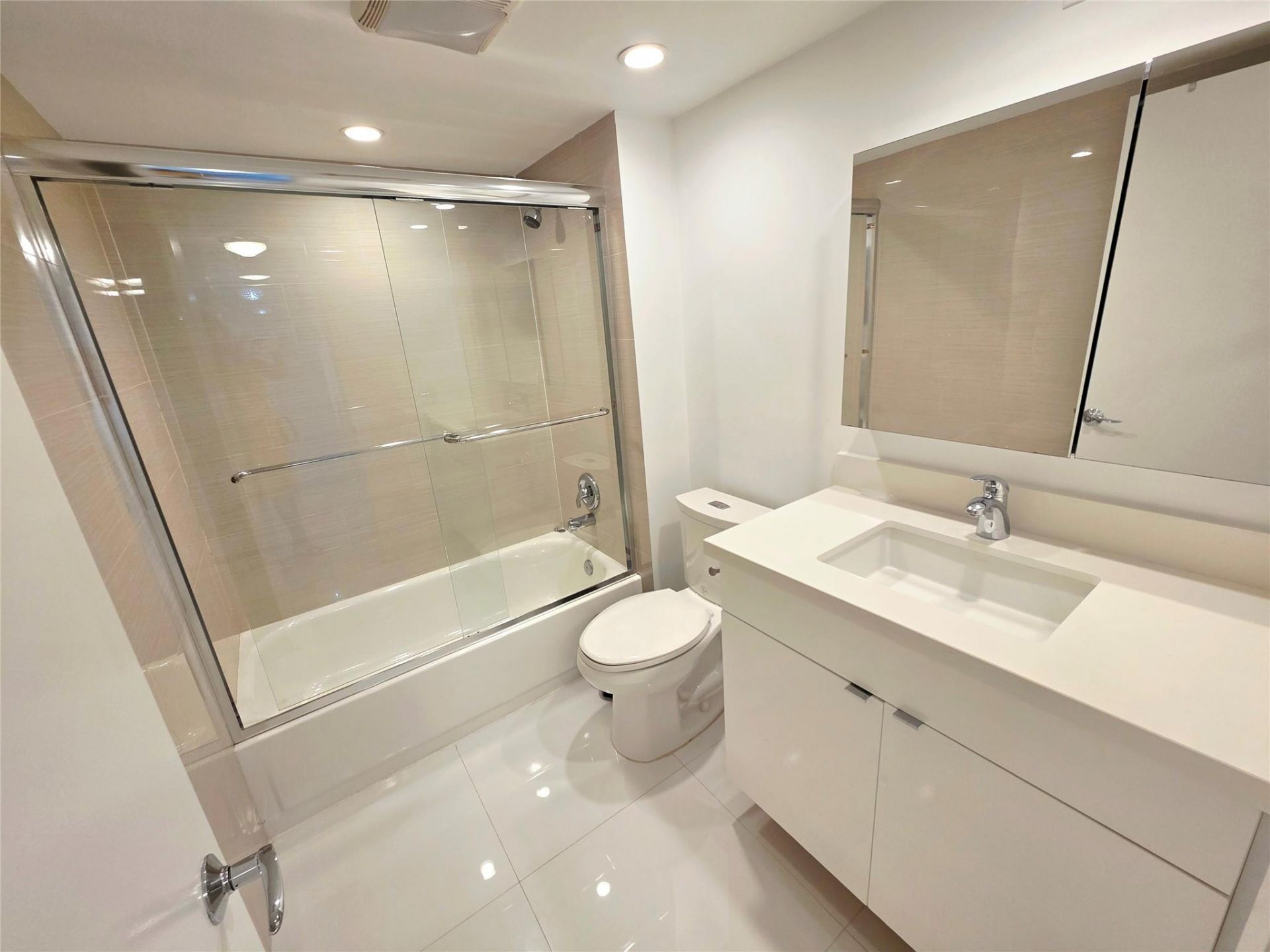 1631 S Ocean Boulevard, Unit 1006, Pompano Beach, FL 33062 Photo