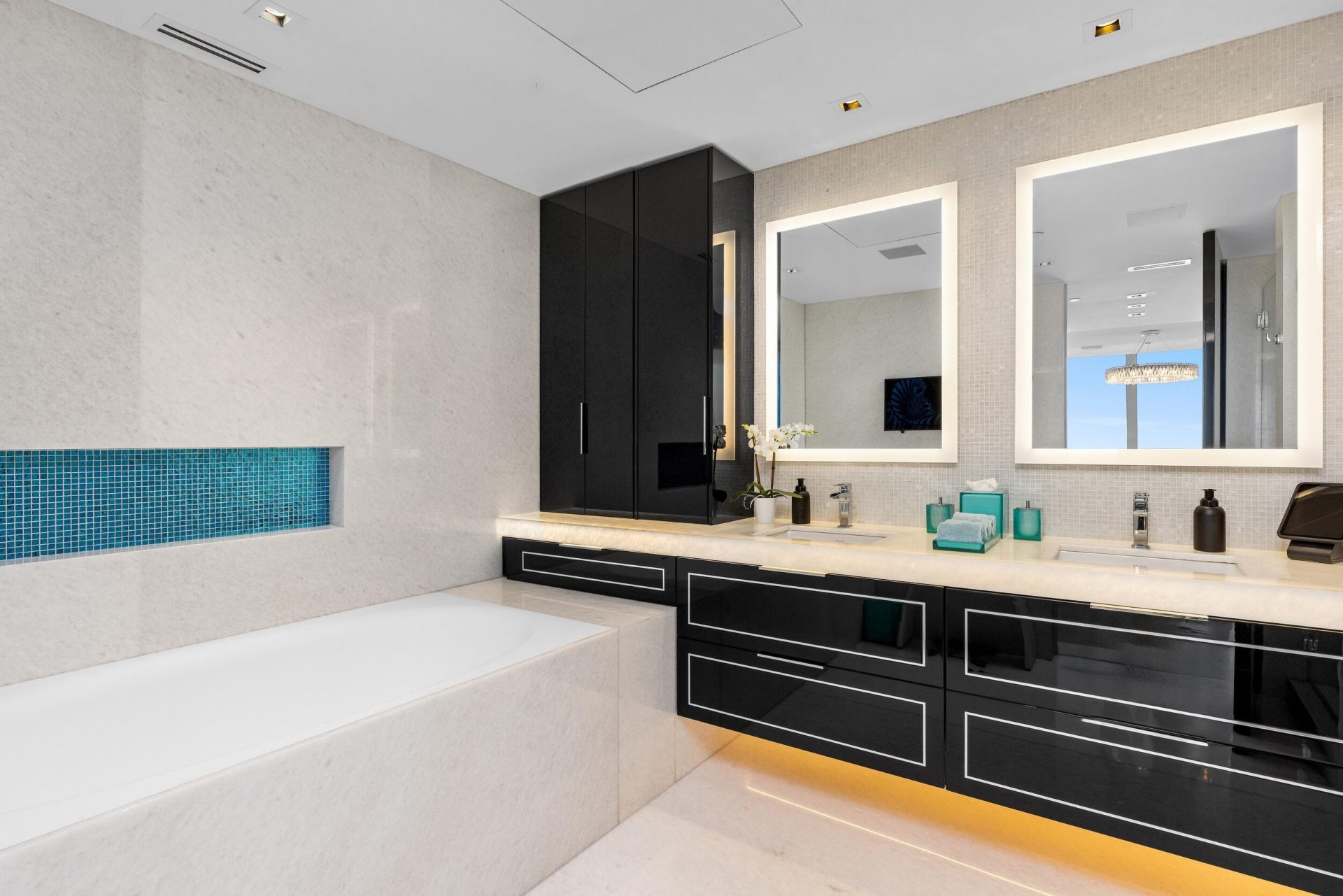 525 N Fort Lauderdale Beach Boulevard, Unit 1702, Fort Lauderdale, FL 33304 Photo