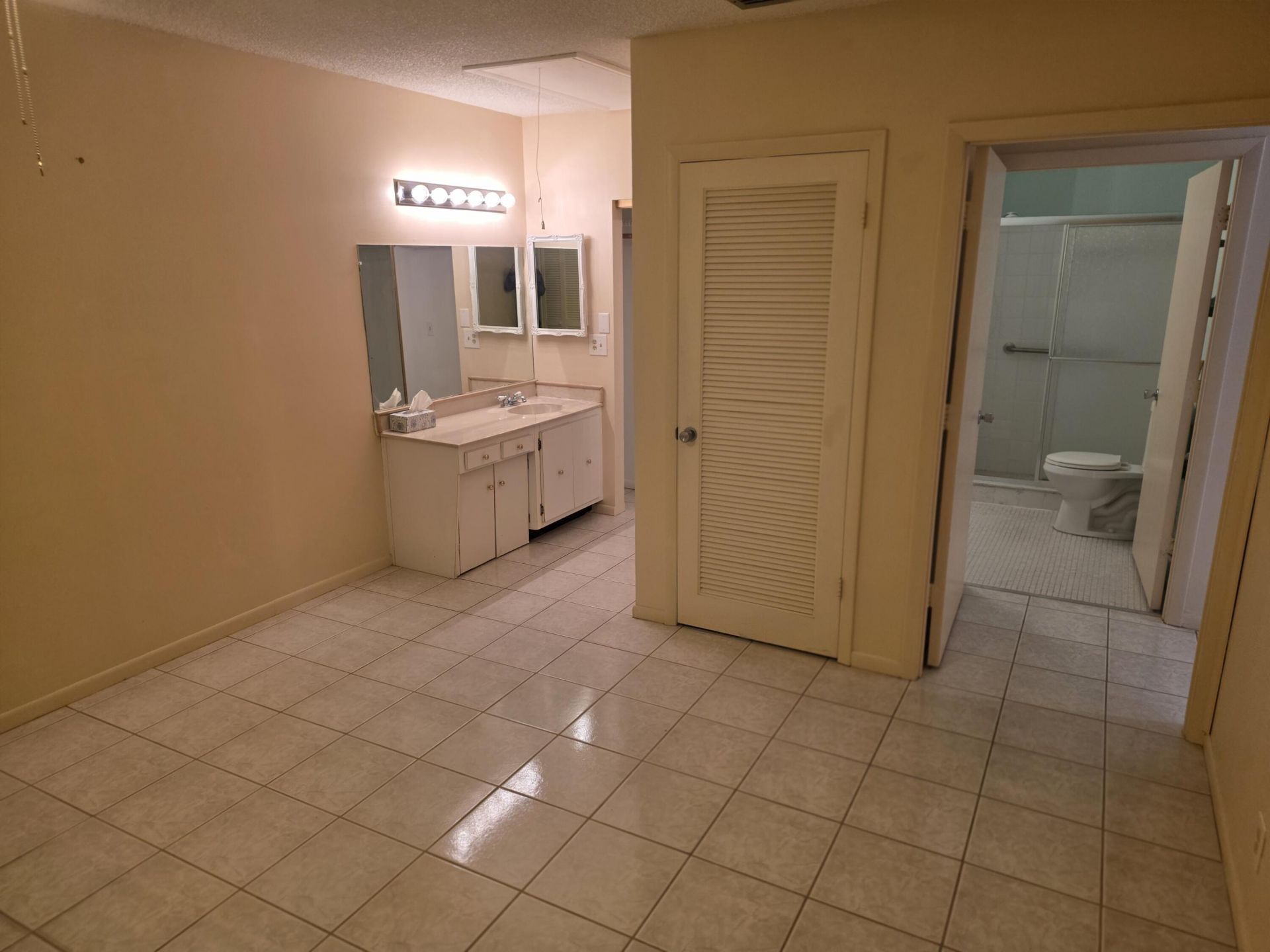 8590 Chevy Chase Drive, Unit 130, Boca Raton, FL 33433 Photo