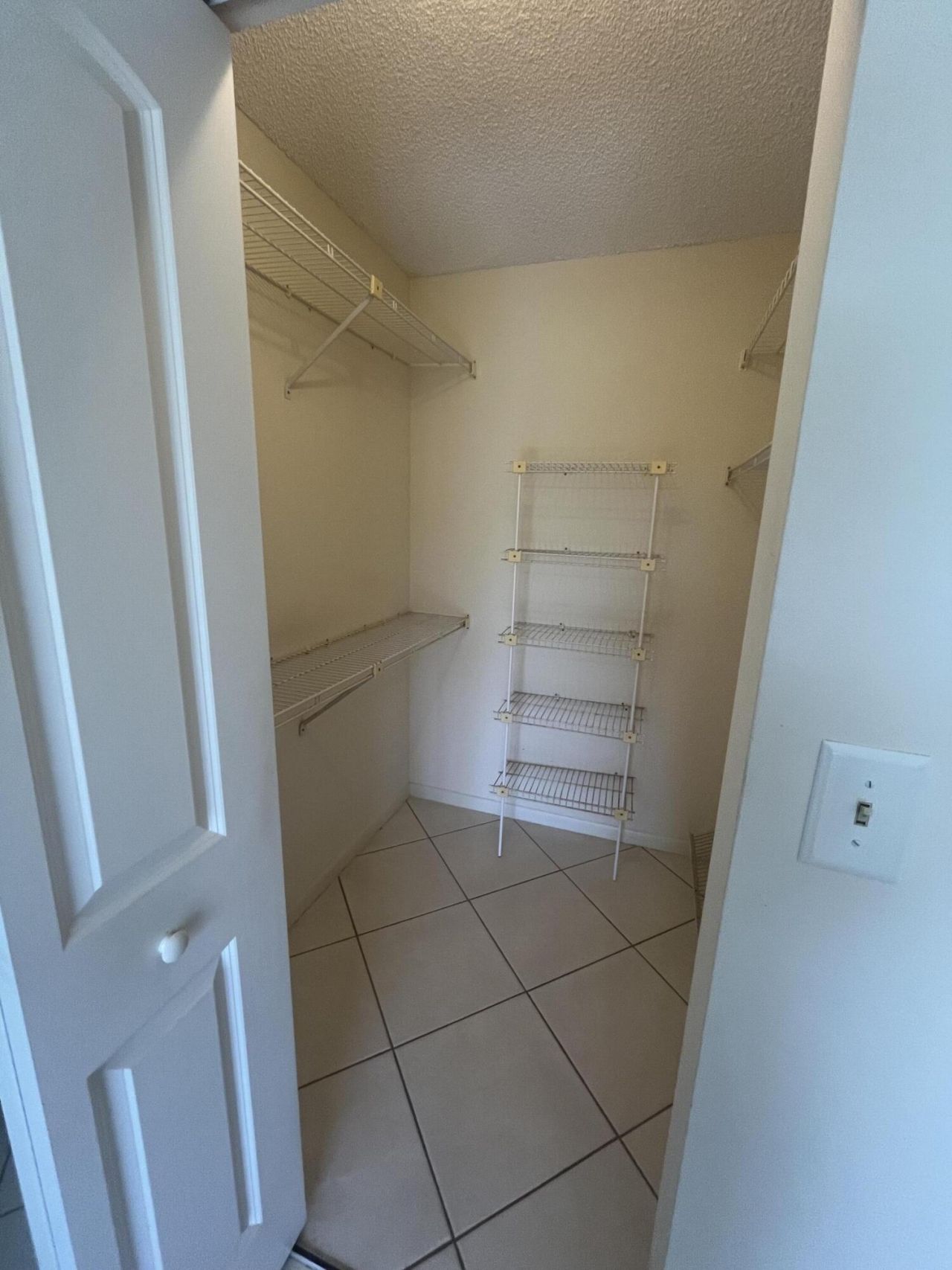7006 Huntington Lane, Unit 302, Delray Beach, FL 33446 Photo