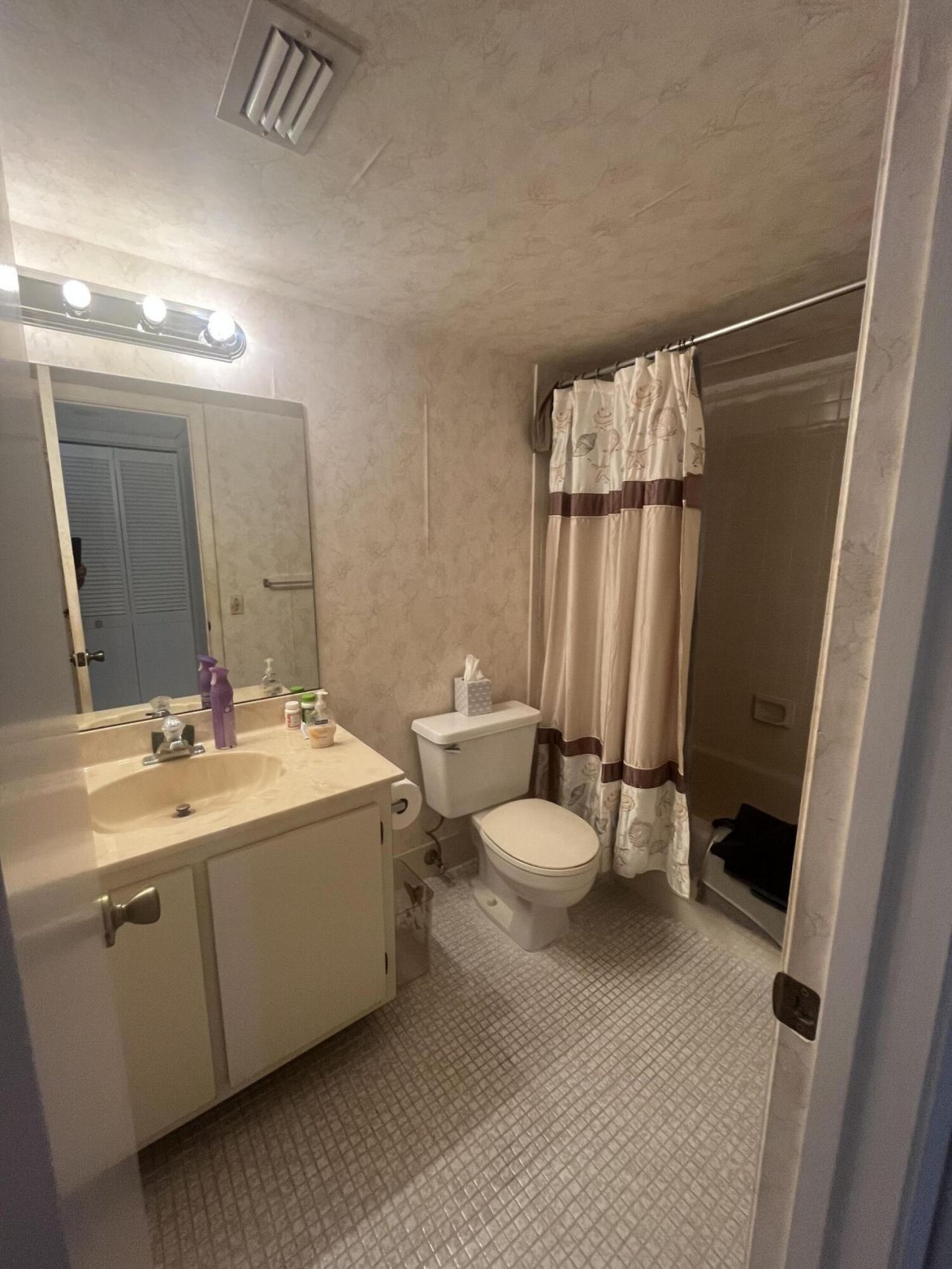 7006 Huntington Lane, Unit 302, Delray Beach, FL 33446 Photo