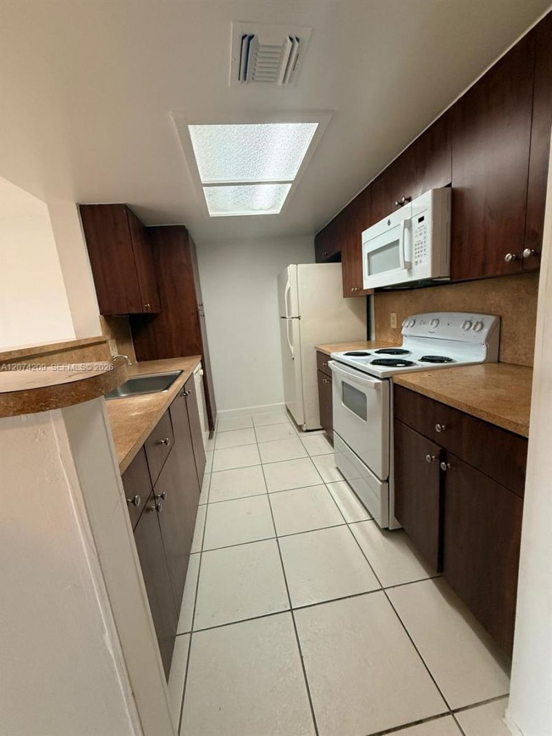 3228 Coral Lake Dr, Unit 3228, Coral Springs, FL 33065 Photo