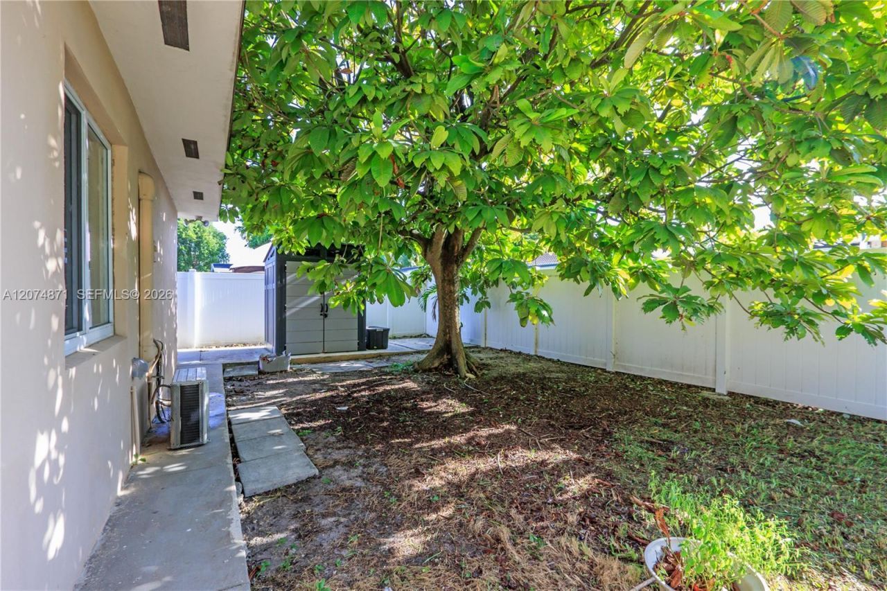 225 SW 102nd Pl , Sweetwater, FL 33174 Photo