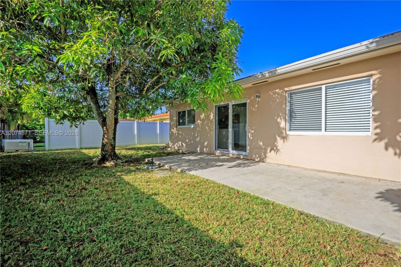 225 SW 102nd Pl , Sweetwater, FL 33174 Photo