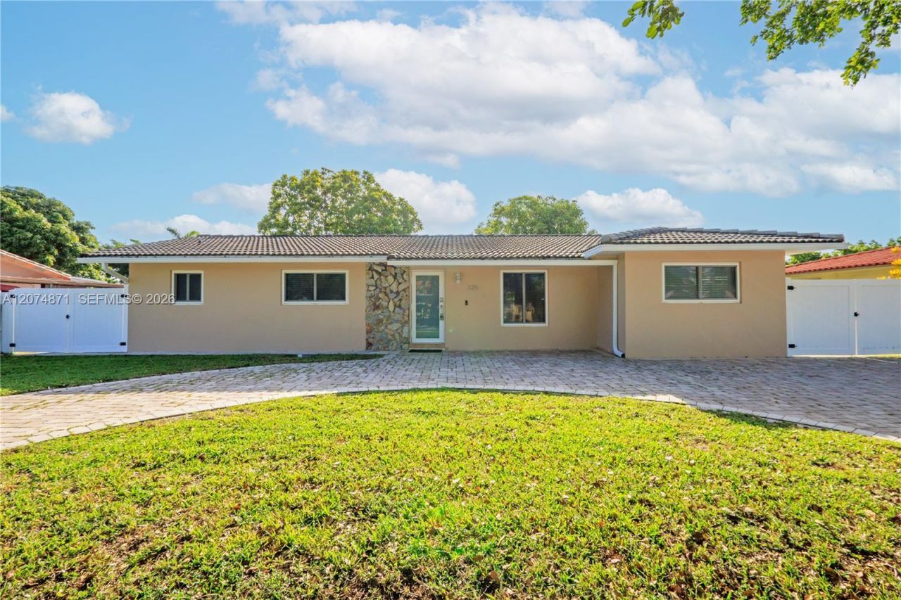 225 SW 102nd Pl , Sweetwater, FL 33174 Photo