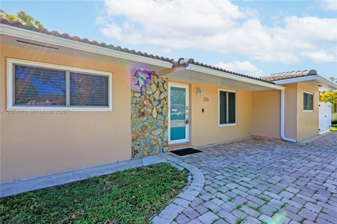 225 SW 102nd Pl , Sweetwater, FL 33174 Photo