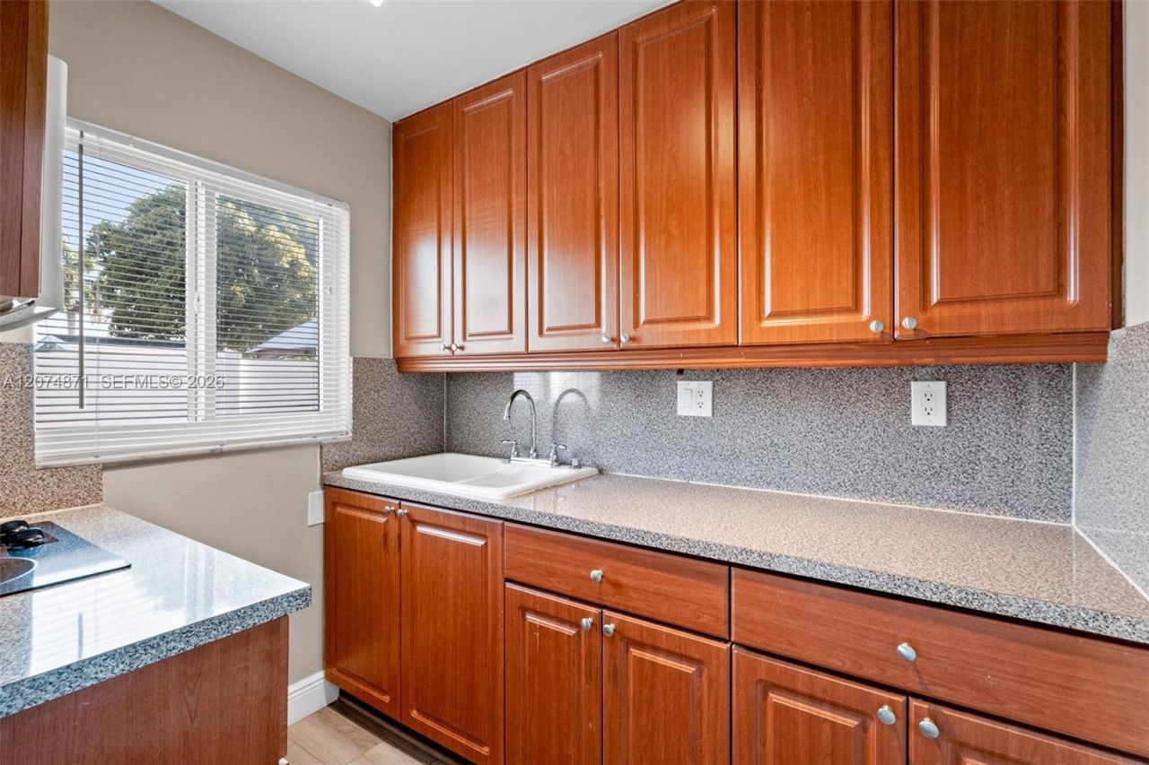 225 SW 102nd Pl , Sweetwater, FL 33174 Photo