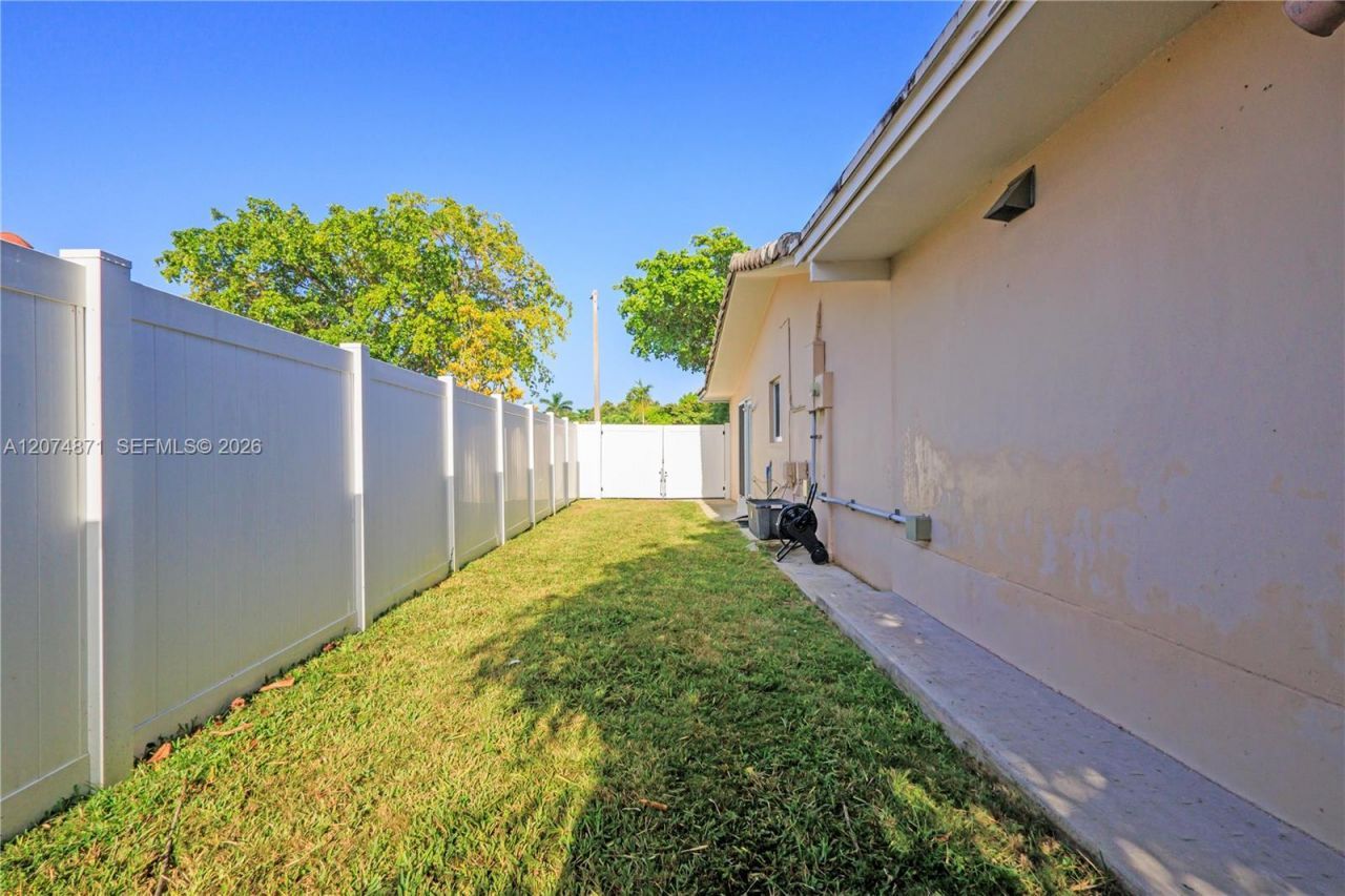 225 SW 102nd Pl , Sweetwater, FL 33174 Photo