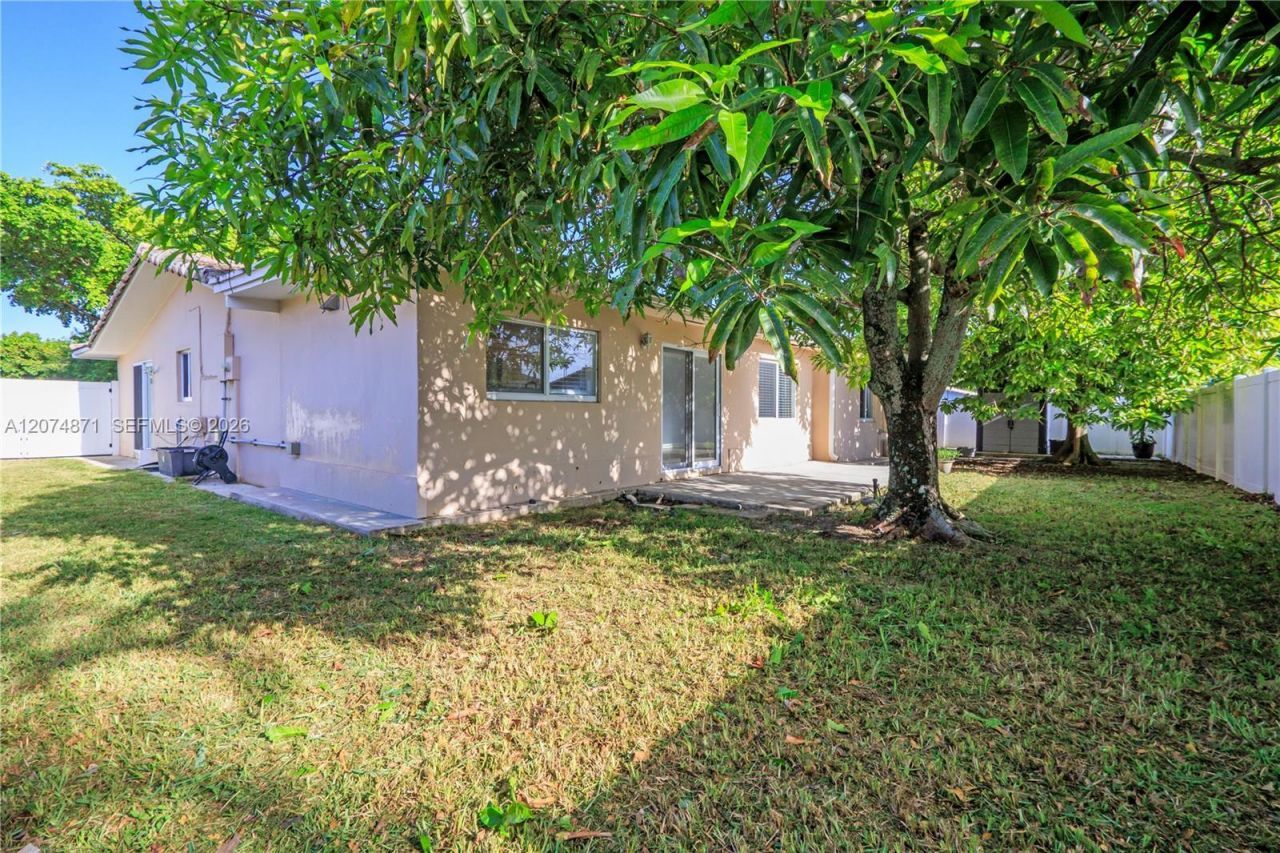 225 SW 102nd Pl , Sweetwater, FL 33174 Photo