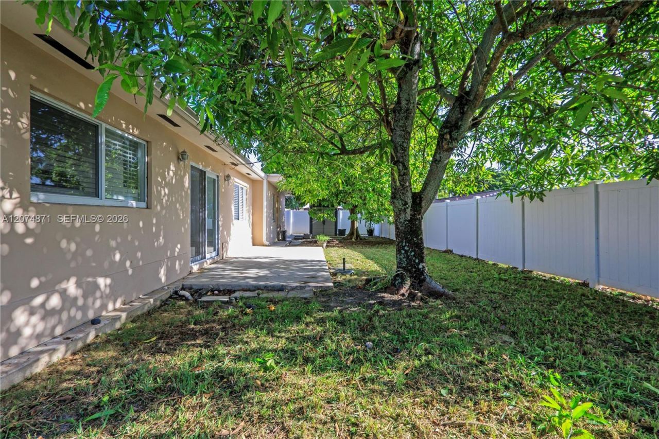 225 SW 102nd Pl , Sweetwater, FL 33174 Photo