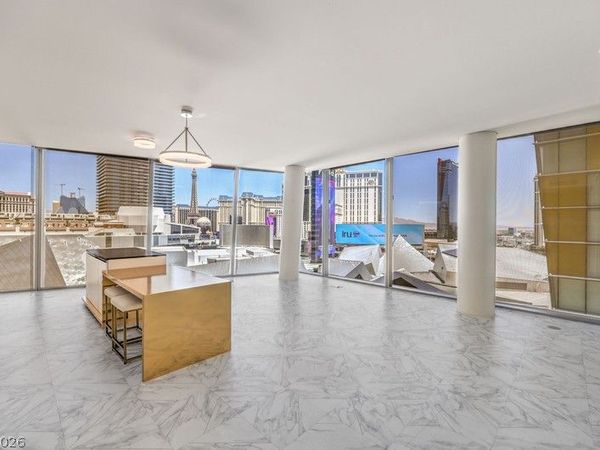 3726 Las Vegas Boulevard , Unit 811, Las Vegas, NV 89158