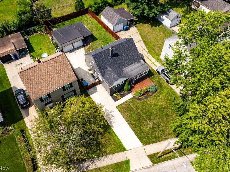 4318 W 222nd Street, Fairview Park, OH 44126 Photo 2