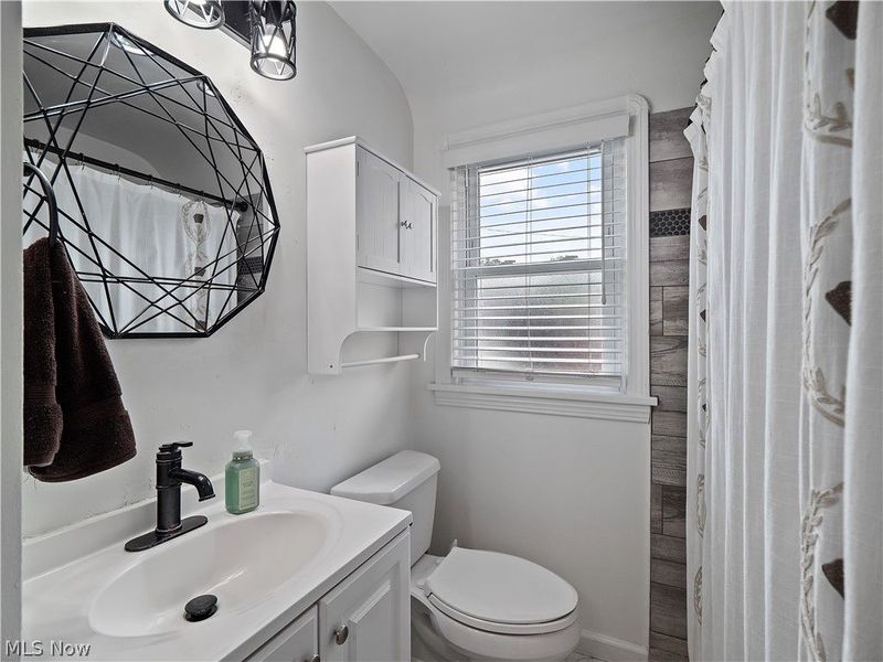 4318 W 222nd Street, Fairview Park, OH 44126 Photo 27