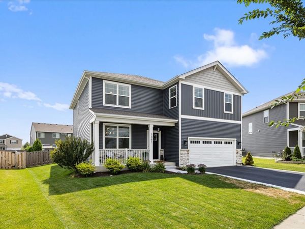 1561 Middleton Road , Pingree Grove, IL 60140
