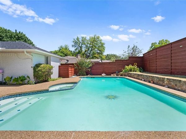 1315 Winding Brook Drive, DeSoto, TX 75115