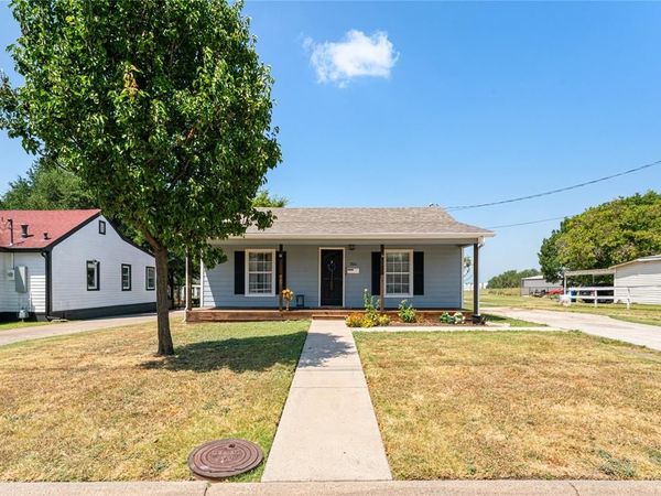 705 N Washington Street, Farmersville, TX 75442