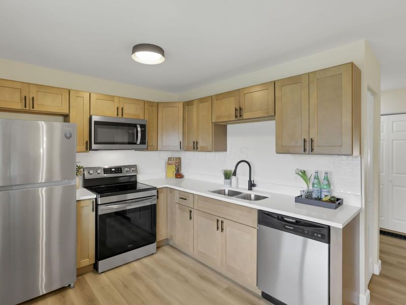 2714 Roxbury Road , Columbus, OH 43219 Photo 4