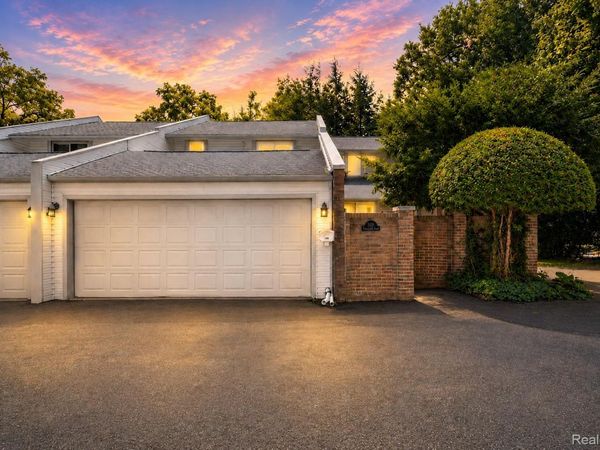169 E Long Lake Road, Bloomfield Hills, Mi 48304