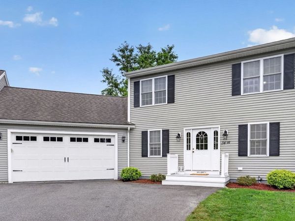 34 1/2 Briggs St, Unit 1, Taunton, MA 02780