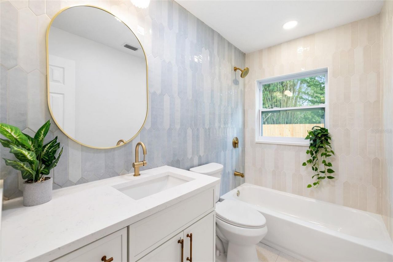 18107 Woodcreek Place, Lutz, FL 33548 Photo