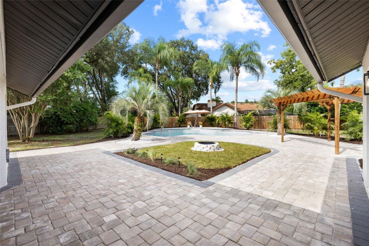 18107 Woodcreek Place, Lutz, FL 33548 Photo