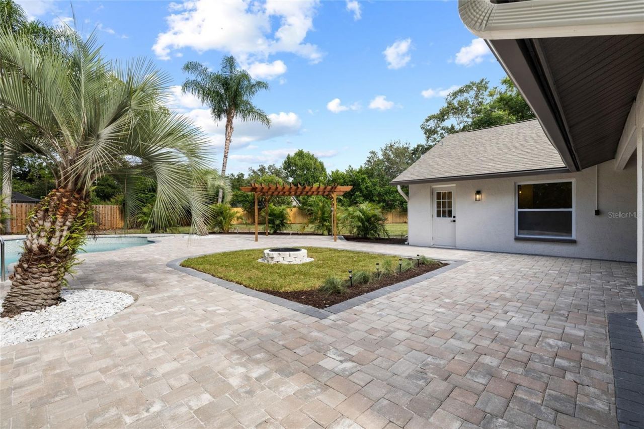 18107 Woodcreek Place, Lutz, FL 33548 Photo