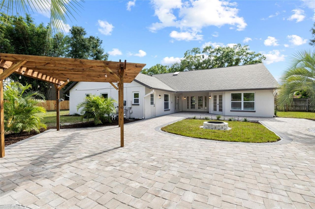 18107 Woodcreek Place, Lutz, FL 33548 Photo