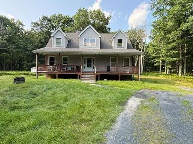 BUSHKILL, PA 18324