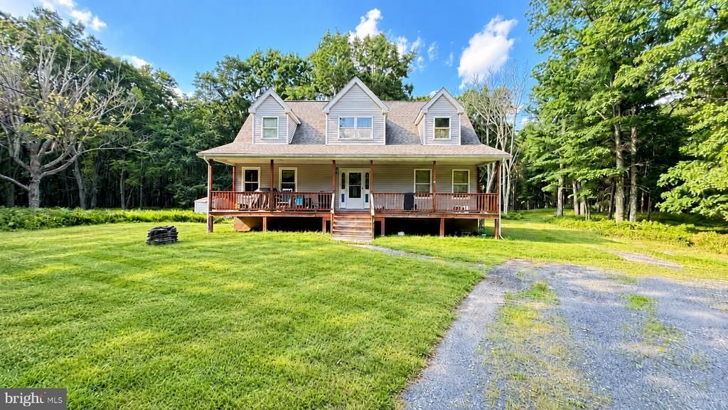 BUSHKILL, PA 18324