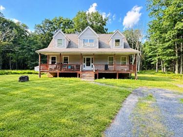 BUSHKILL, PA 18324