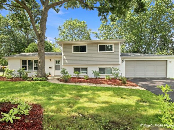 3500 Stonegate Road, Waukegan, IL 60087