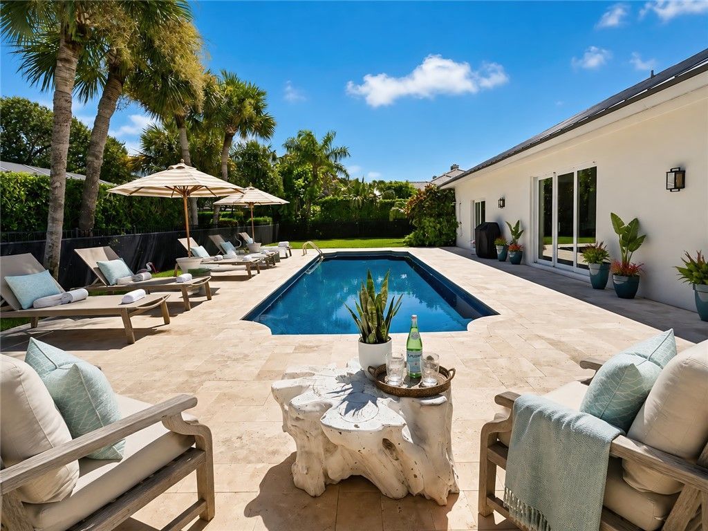 911 Holoma Drive, Vero Beach, FL 32963 Photo