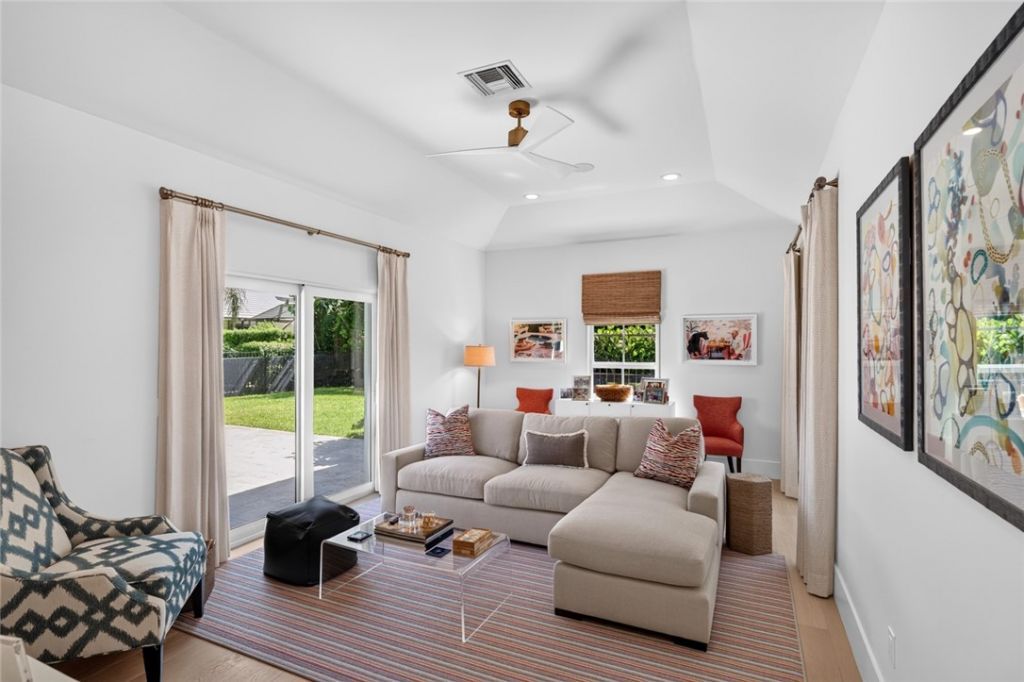 911 Holoma Drive, Vero Beach, FL 32963 Photo