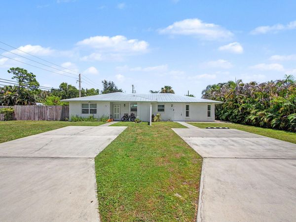 3961 SE DIXIE ROSS Street, Stuart, FL 34997