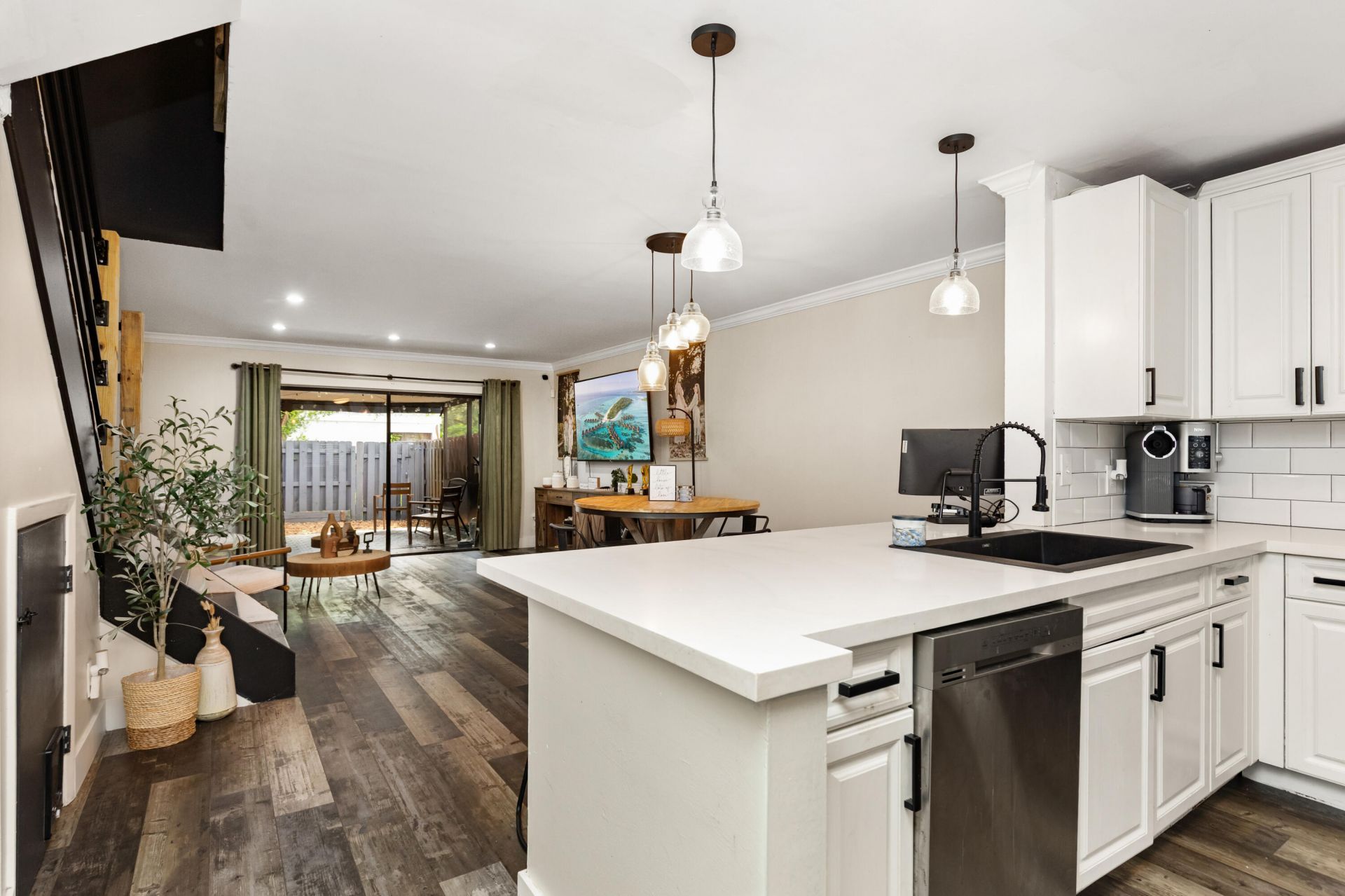 761 NW 106th Avenue, Pembroke Pines, FL 33026 Photo