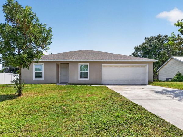 2078 SE JOYNER Circle, Port St. Lucie, FL 34952