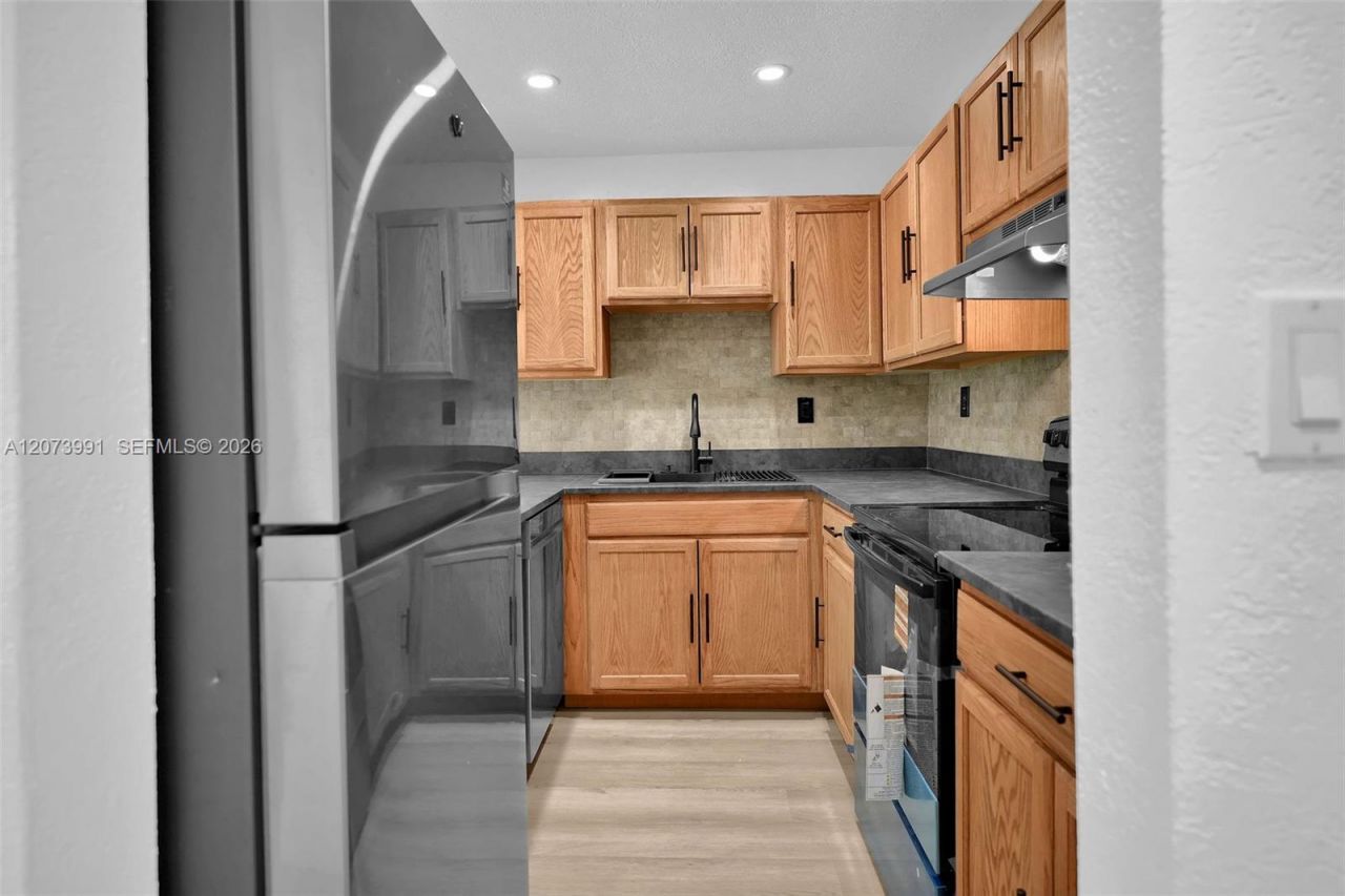 9301 SW 92nd Ave , Unit A302, Miami, FL 33176 Photo