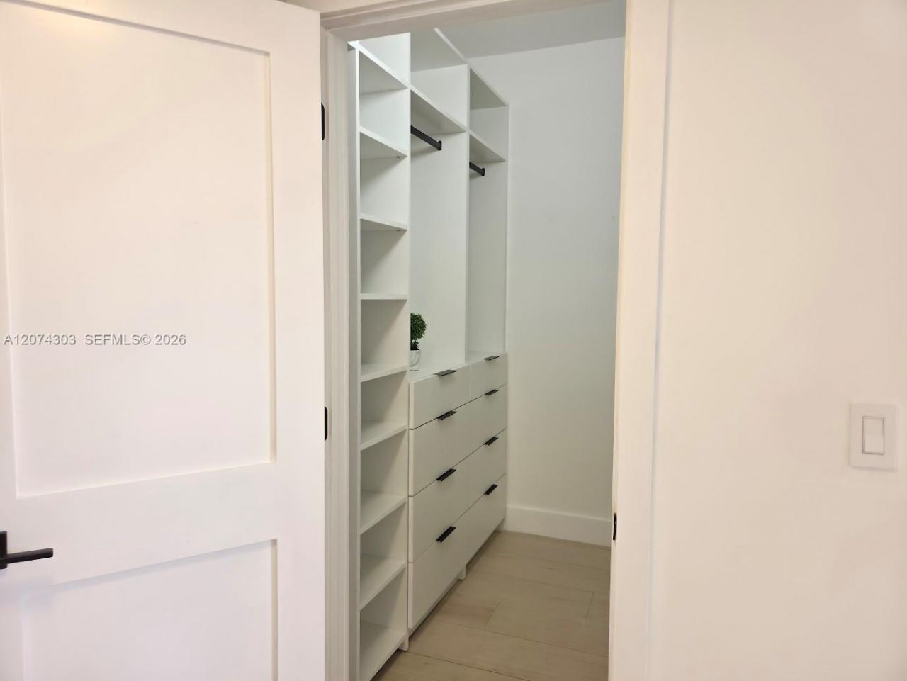888 S Douglas Rd , Unit 1108, Coral Gables, FL 33134 Photo