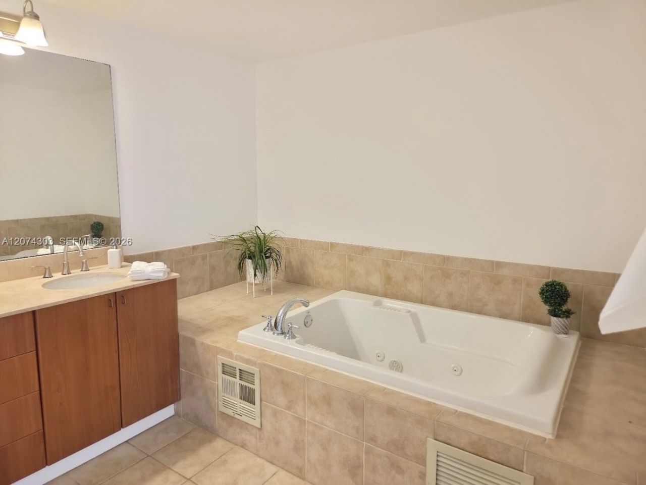 888 S Douglas Rd , Unit 1108, Coral Gables, FL 33134 Photo
