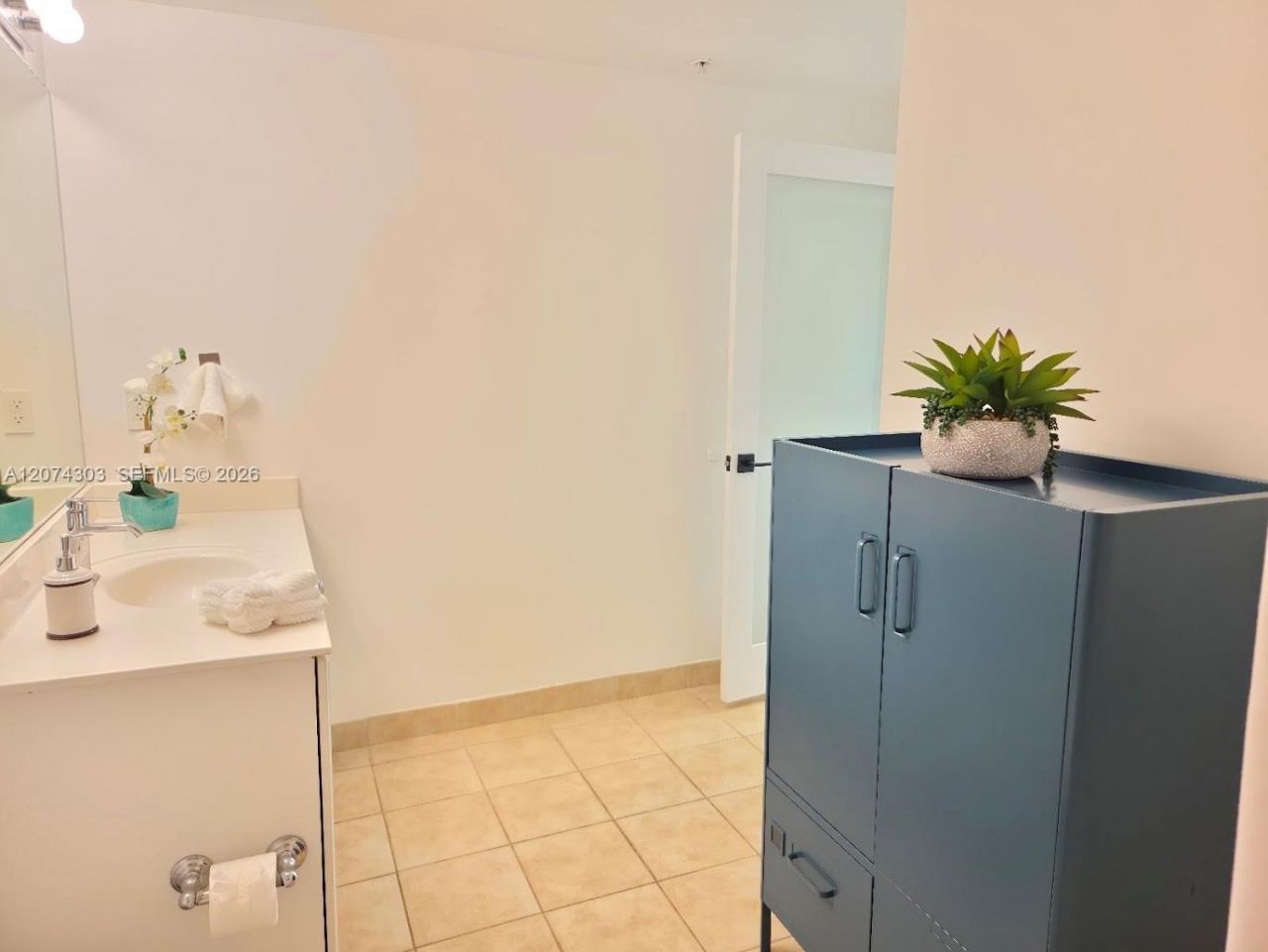 888 S Douglas Rd , Unit 1108, Coral Gables, FL 33134 Photo