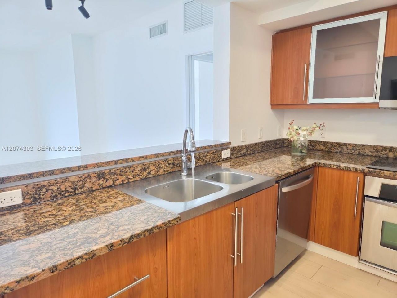 888 S Douglas Rd , Unit 1108, Coral Gables, FL 33134 Photo
