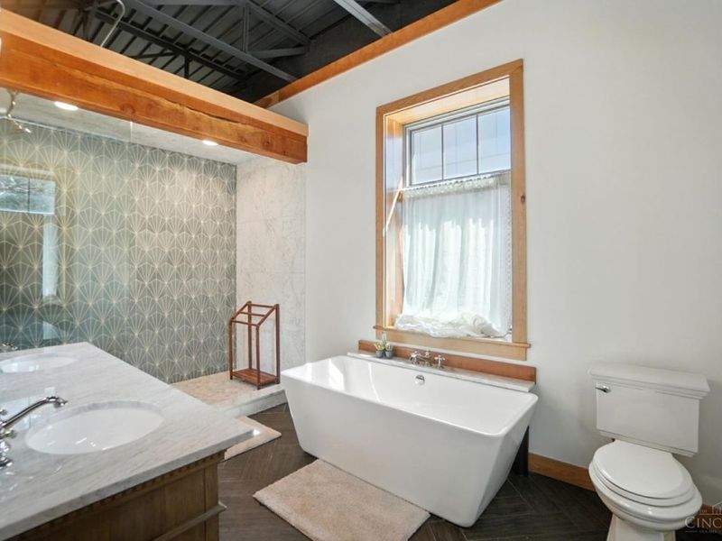 1628 Central Parkway, Cincinnati, OH 45202 Photo 28