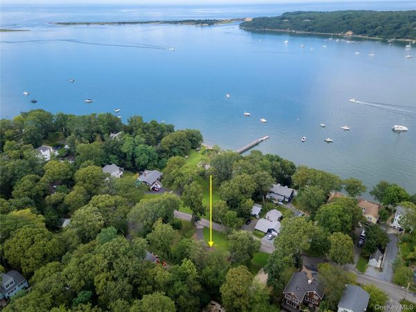 44 Chestnut Avenue, Setauket, NY 11733