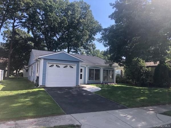 185 Kingston Drive , Ridge, NY 11961