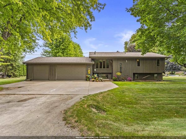 1261 GAVIN ROAD, Neenah, WI 54956