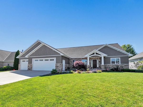 2903 BALLY BUNION LANE, Green Bay, WI 54311