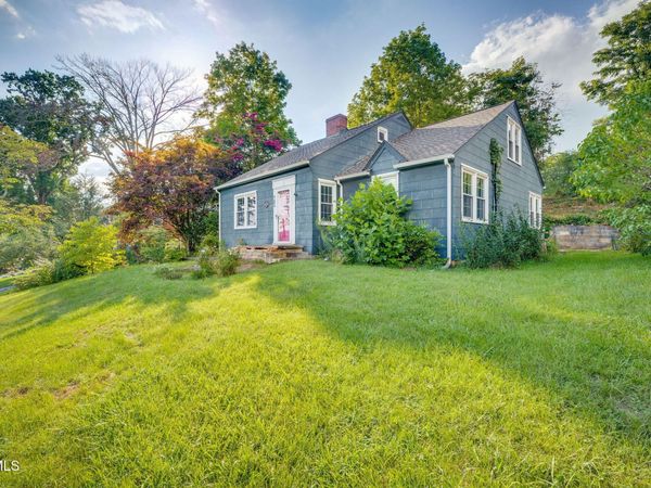 725 Prospect Avenue, Bristol, VA 24201